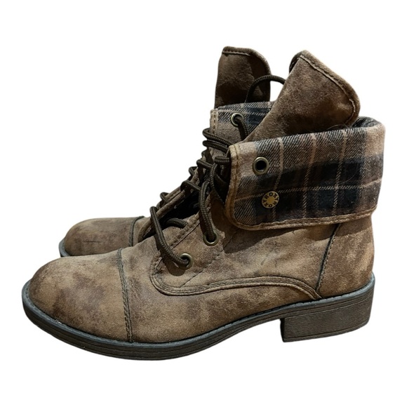 Roxy Crosby Boots - Picture 3 of 3